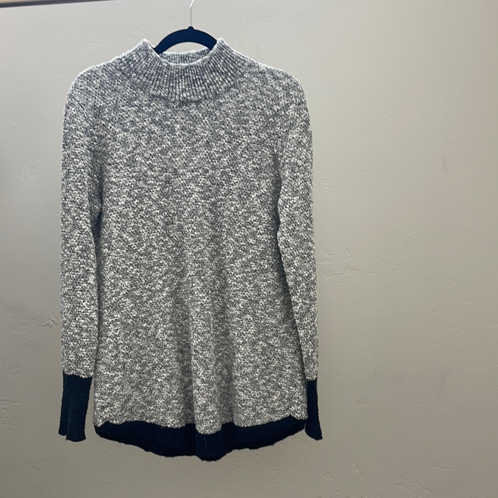 LL Bean Signature black and white sweater